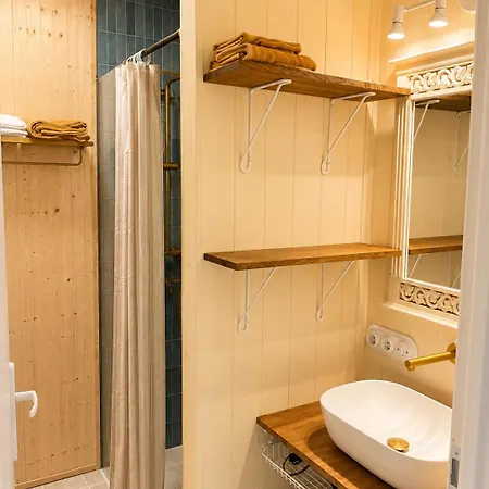 Le Spot - - Au Calme Et A Deux Pas De La